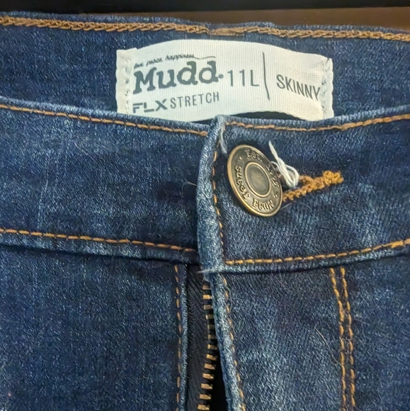 Mudd Distressed Skinny Jeans - Picture 3 of 3